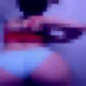 Charmante Dorothée, 28 ans à Saint-Aubin-de-Locquenay - voir sa photo