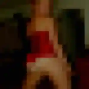 Céline, 40 ans, disponible à Saint-Aubin-des-Châteaux pour un rencontre adulte