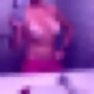 Charline de Saint-Avre, 32 ans - rencontre adulte en toute liberté