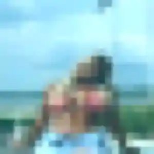 Ebele, 22 ans, disponible à Saint-Éloi pour un rencontre adulte