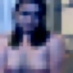 Afia, 33 ans, connectée à Saint-Florentin pour un rencontre adulte