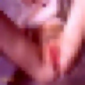 Lise, 27 ans, connectée à Saint-Georges-Buttavent pour un rencontre adulte