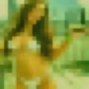 Photo de Éva à Saint-Germain-la-Ville (28 ans) - rencontre adulte anonyme