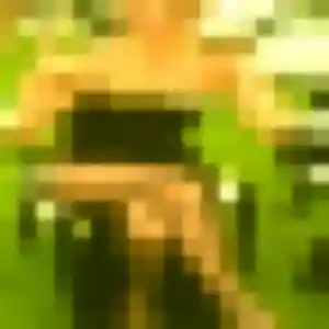 Issa, 25 ans, connectée à Saint-Junien pour un rencontre adulte