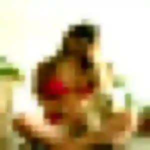 Constance, 25 ans, connectée à Saint-Léonard pour un rencontre adulte