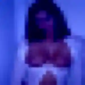 Véronique (19 ans) à Saint-Martin-de-la-Brasque propose un rencontre adulte rapidement