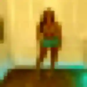 Photo sexy de Nana, 26 ans à Saint-Rémy-de-Sillé - rencontre sans lendemain