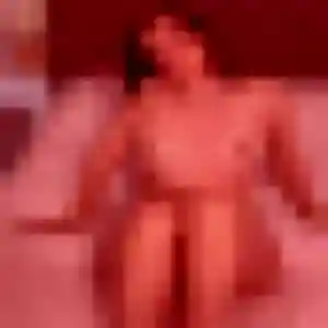 Ruth, fille de 34 ans cherche rencontre adulte à Saint-Urbain