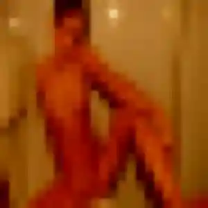 Découvre Adja, 30 ans à Saint-Xandre en privé