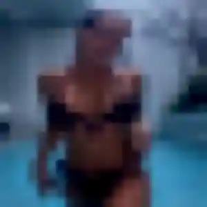 Photo privée de Akinyi, 21 ans à Sainte-Aulde - rencontre sans lendemain