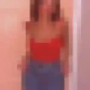 Bahati, 38 ans, connectée à Sainte-Aulde pour un rencontre adulte