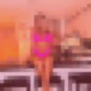 Henriette, 32 ans, connectée à Sainte-Foy-d'Aigrefeuille pour une rencontre coquine