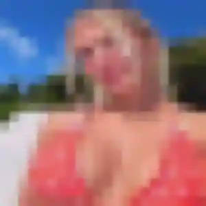 Photo de Sylvie à Sainte-Gauburge-Sainte-Colombe (34 ans) - rencontre adulte anonyme