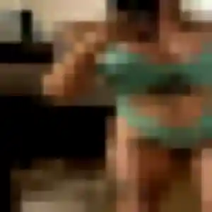 Ehui, 19 ans, disponible à Salagnac pour un rencontre adulte