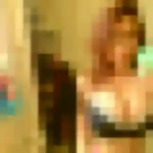 rencontre adulte à Sauzon : photo de Amandine, 28 ans - accès libre