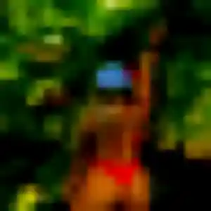 Capucine, 24 ans, veut un rencontre adulte à Séglien