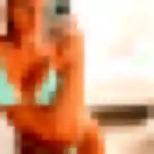 Photo privée de Adeola, 27 ans à Serre-les-Sapins - plan discret