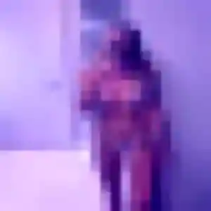 rencontre adulte à Strazeele : photo de Bintou, 28 ans - accès libre