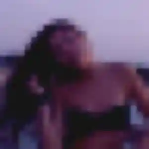 Élise, 21 ans, connectée à Thaon pour un rencontre adulte