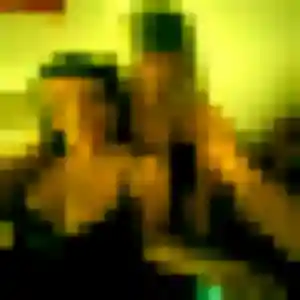 Laura, 21 ans, connectée à Thiverval-Grignon pour un rencontre adulte