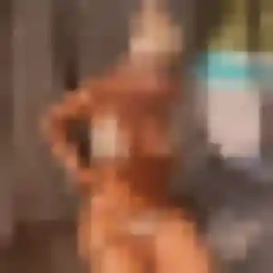 Maëva (36 ans) à Trévières attend une rencontre ce soir