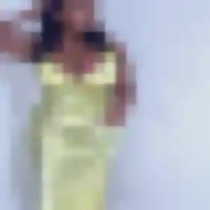 Découvre Toyin, 19 ans à Troarn en privé
