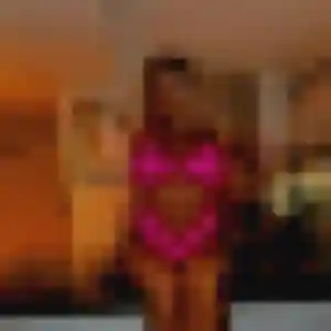 Shanna, 27 ans, en ligne à Tsingoni pour un rencontre adulte
