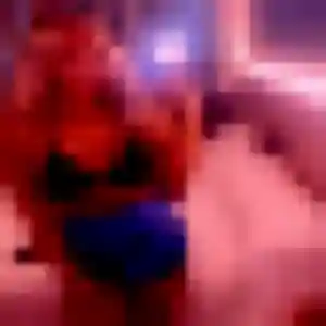 Sexy Esi, 30 ans à Val d'Anast - découvrir son profil