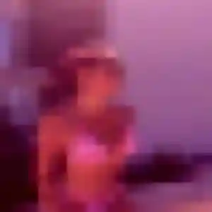 Ursule, 37 ans, connectée à Valframbert pour un rencontre adulte