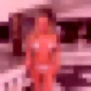 Noëlle, 23 ans, veut un rencontre adulte à Varetz