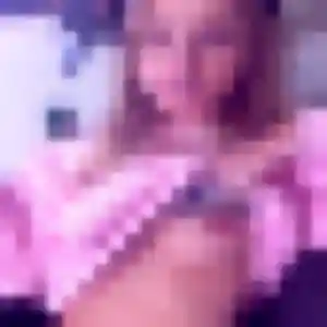 Saly, 40 ans, en ligne à Violay pour un rencontre adulte