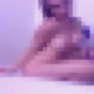 Nafi, 44 ans, en ligne à Vitré pour une rencontre coquine