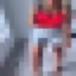 Yasmina, 21 ans, connectée à Vivier-au-Court pour un rencontre adulte