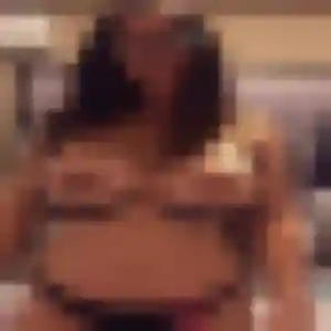 Laura, 20 ans, connectée à Yébleron pour une rencontre coquine